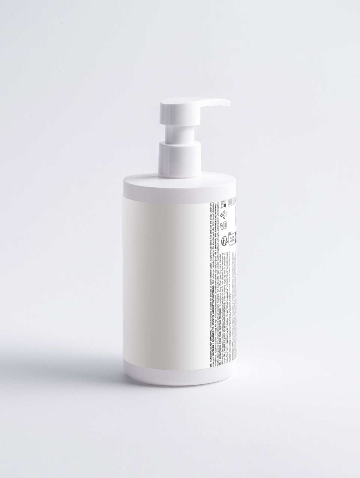 Witte pompfles shampoo voor de gevoelige hoofdhuid